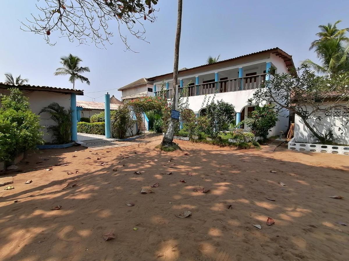 Hotel Capriccio Grand-Bassam Exterior foto